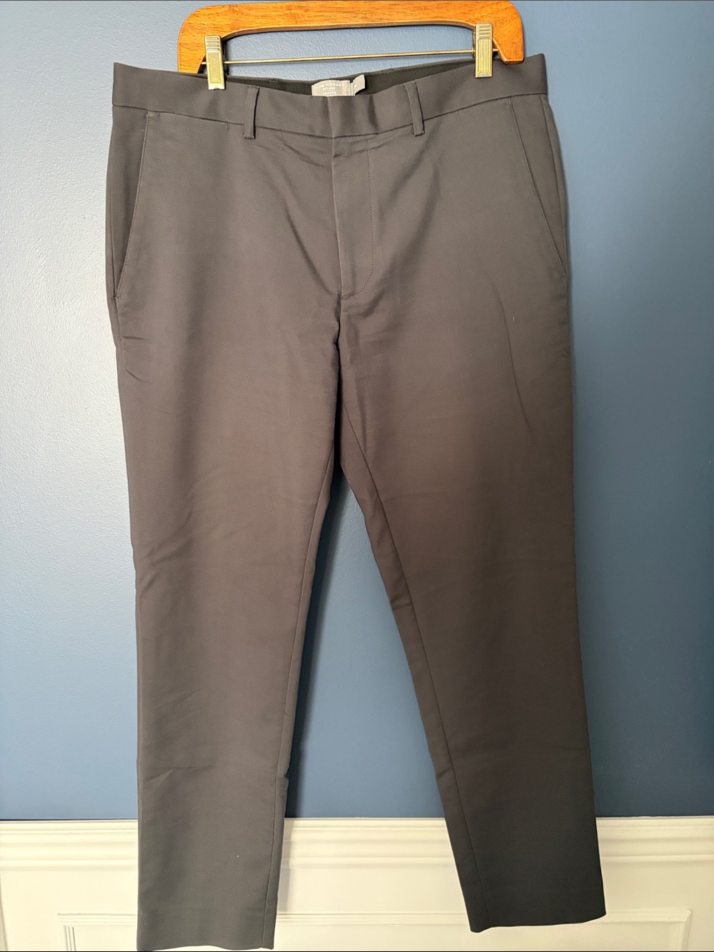 Club Monaco Men's Slim Dress Pants in Charcoal - Connor pant
